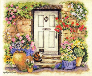 Garden Door Kitty 35233 / В саду у двери
