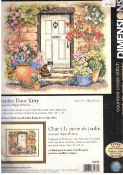 Garden Door Kitty 35233 / В саду у двери