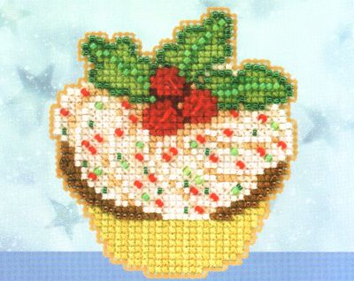 Holly Cupcake MH18-2033 / Кекс с остролистом (магнит)